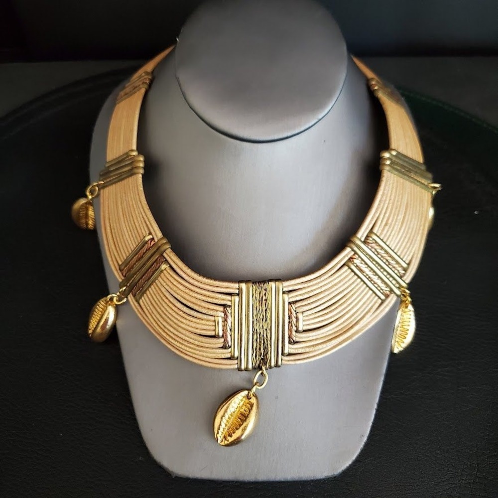 Boho Cowrie Shell Jewelry Set Necklace Cuff Bracelet Earrings Gold‎ Tone Tan - Picture 11 of 11